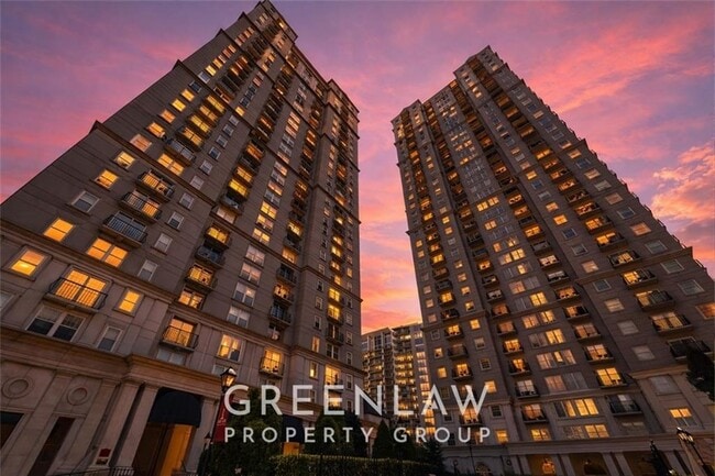 Building Photo - 195 14th St NE Unit 2201