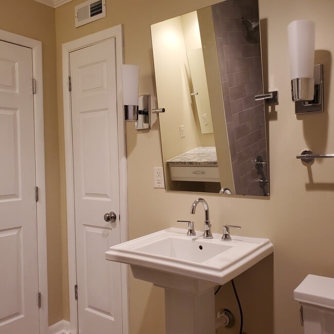 Photo - 303 Pleasant Dr
