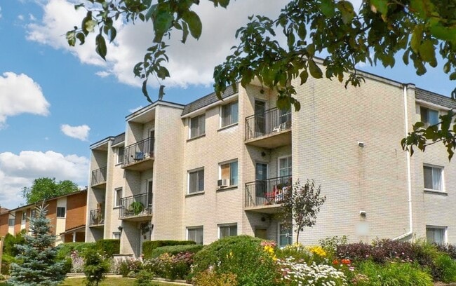 Building Photo - Westwood Garden Apartments