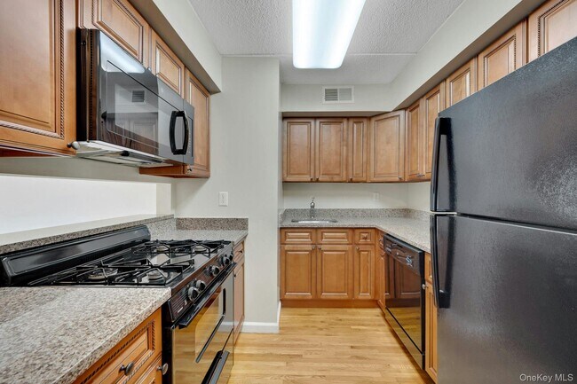 Photo - 70 Lime Kiln Rd Unit 2H