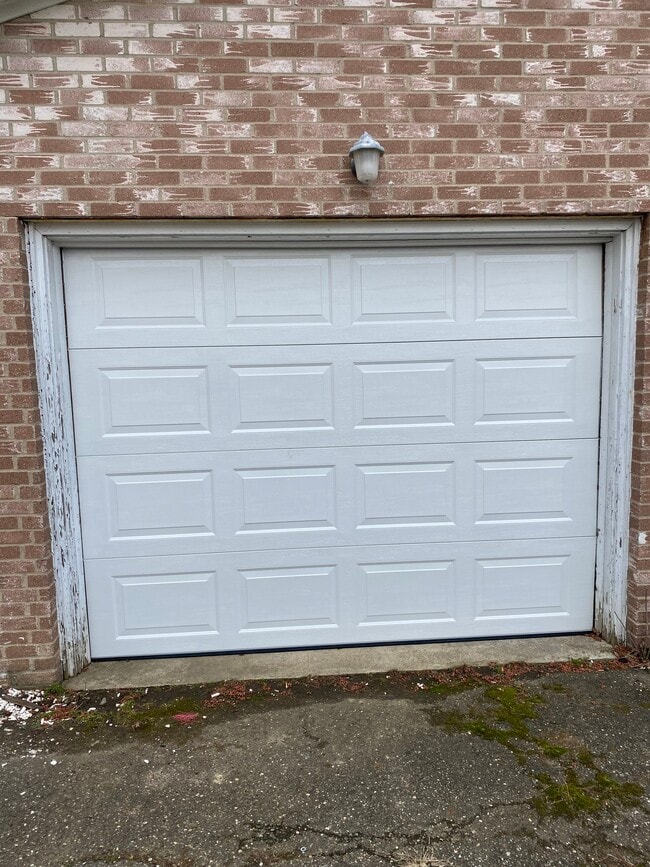 Puerta de garaje completamente nueva - 6656 Palmer Dr NW Unidad Palmer