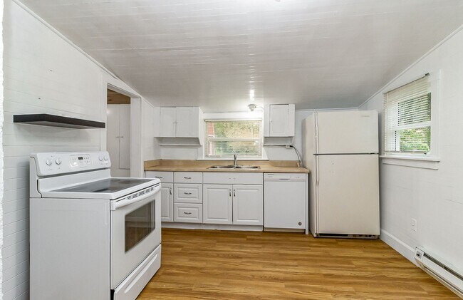 Photo - Farmhouse In Snohomish Call Jennifer 425.223.8096