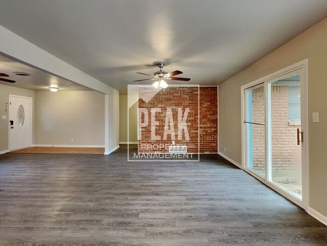 Photo - $1900 Charming 3/2 in Beautiful Wedgewood! Coming soon!