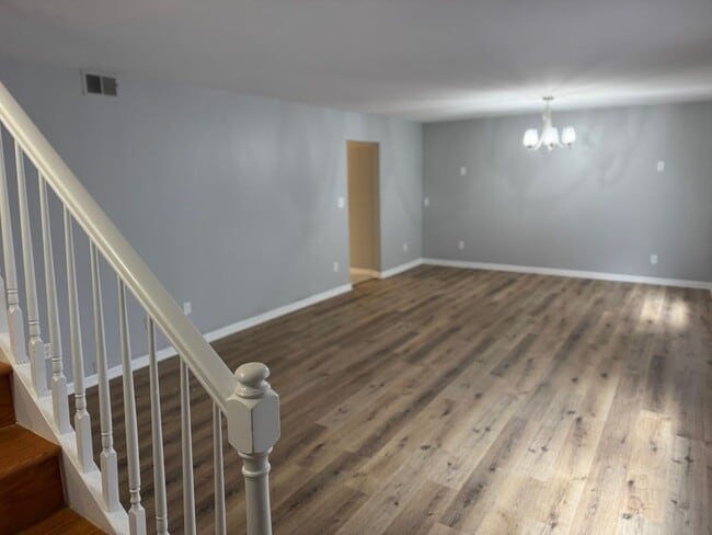 Building Photo - 7932 Whitcomb St Unit 7932