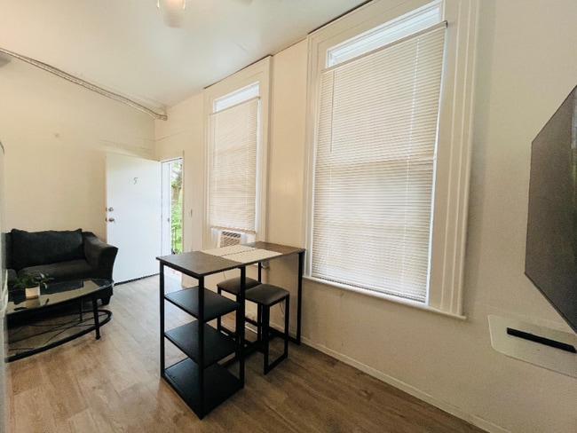 Photo - 920 N 9th St Rd Unit 5