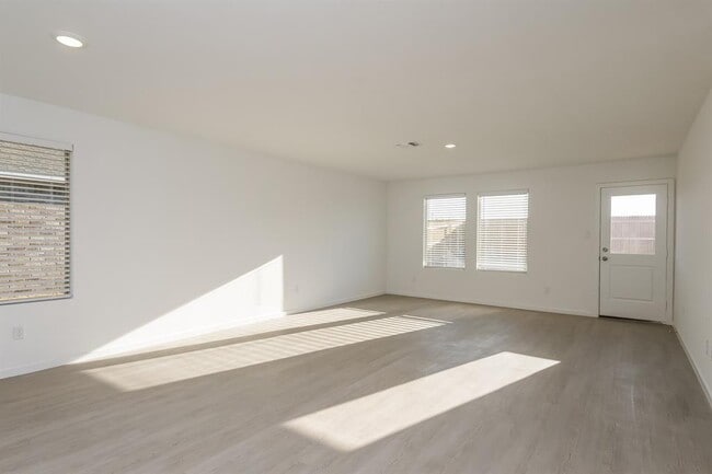 Photo - 9612 NW 125th St