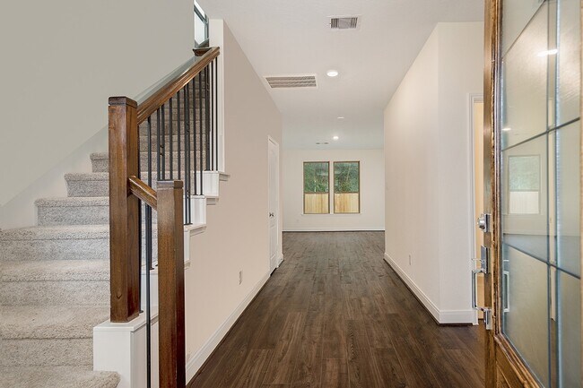 Photo - 27646 Mesabe Dr