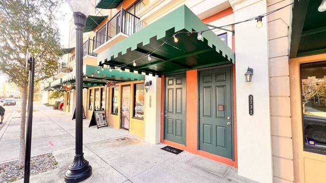 Building Photo - 3/2 Avalon Park Apartment AVAILABLE NOW!