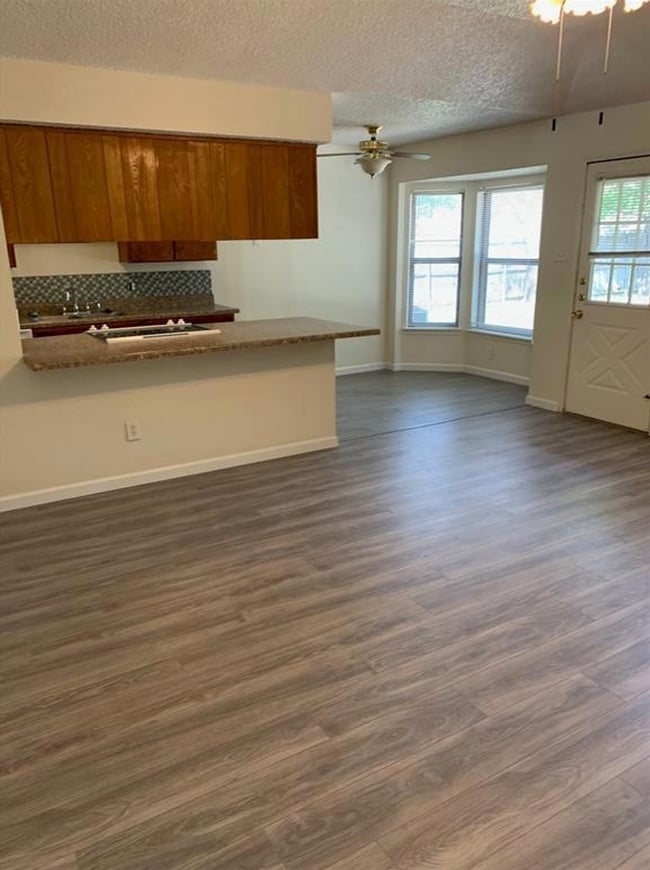 Photo - 7304 Meadowbrook Dr