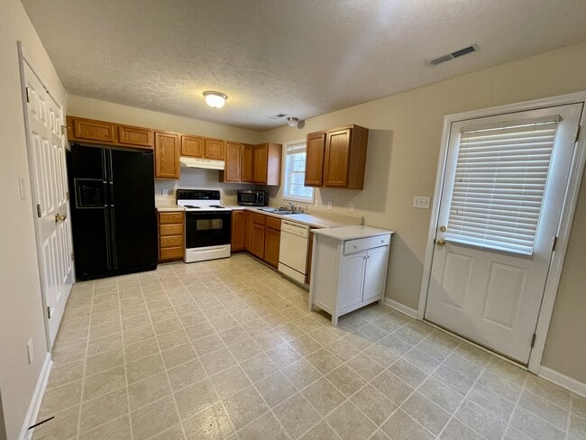 Photo - 125 Primrose Ln