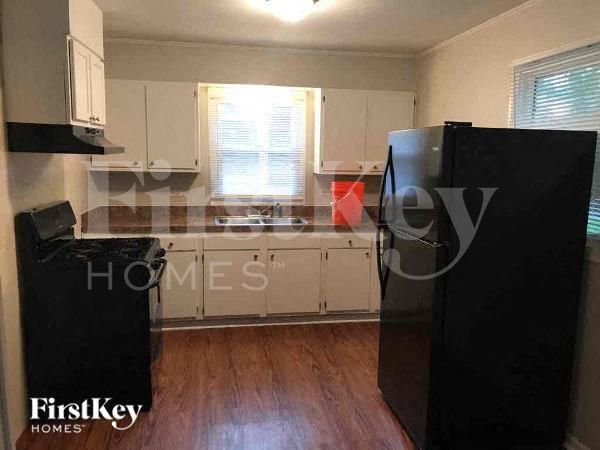 Photo - 16784 Bulger Ave