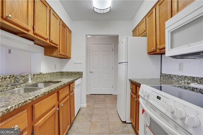 Photo - 300 Johnson Ferry Rd Unit B1002