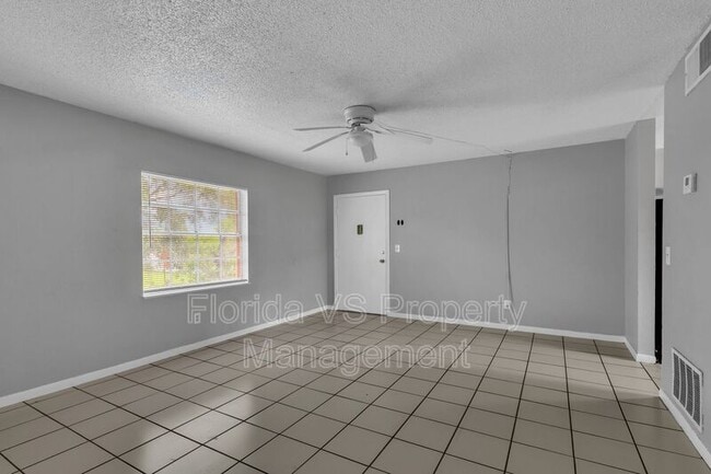 Photo - 1629 W Oak Ridge Rd Unit Apt D