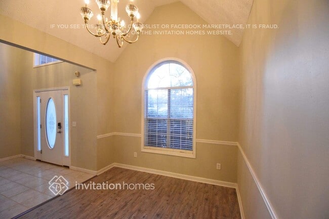 Photo - 156 Wyckliffe Dr