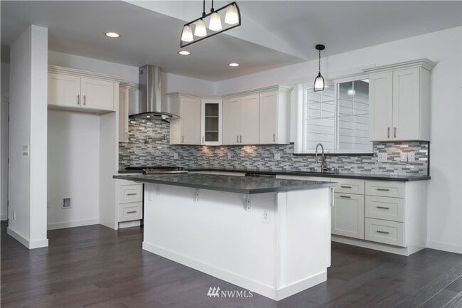 Photo - Beautiful 5 Bedroom Home in Bellingham!
