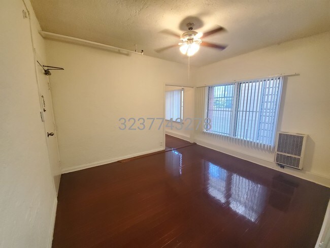 Photo - 648 N Hobart Blvd Unidad 14