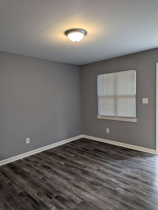 Photo - Creekside Apartments