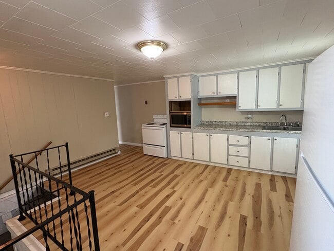 Kitchen - 8 Pine St Unit 201