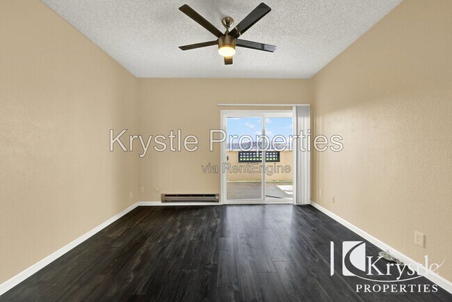 Photo - 1201 Glen Cove Pkwy Unidad Apartment 1106