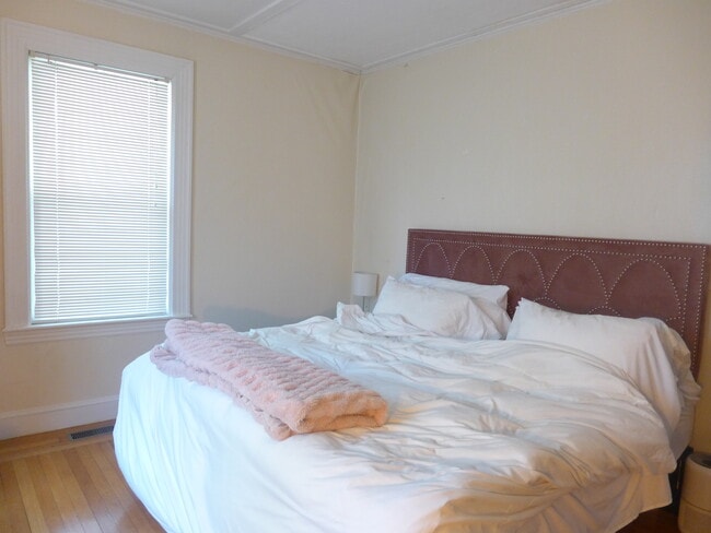 Photo - 255 Derby St