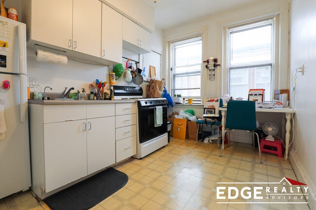 Building Photo - 9 Braemore Rd Unit 4