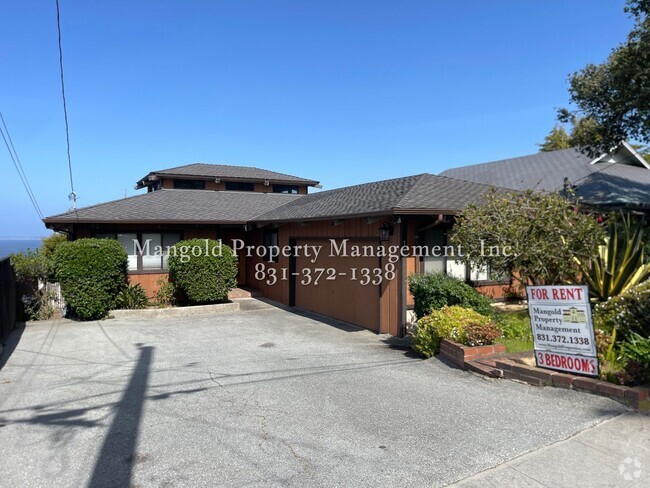 Building Photo - Spacious 3 Bed 2 Bath With Panoramic Ocean... Rental