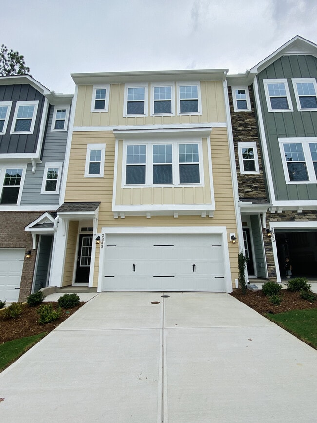 Building Photo - 2843 Macbeth Ln