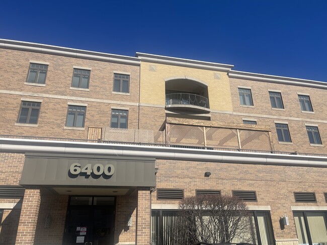 Building Photo - 6400 N Northwest Hwy Unit 211