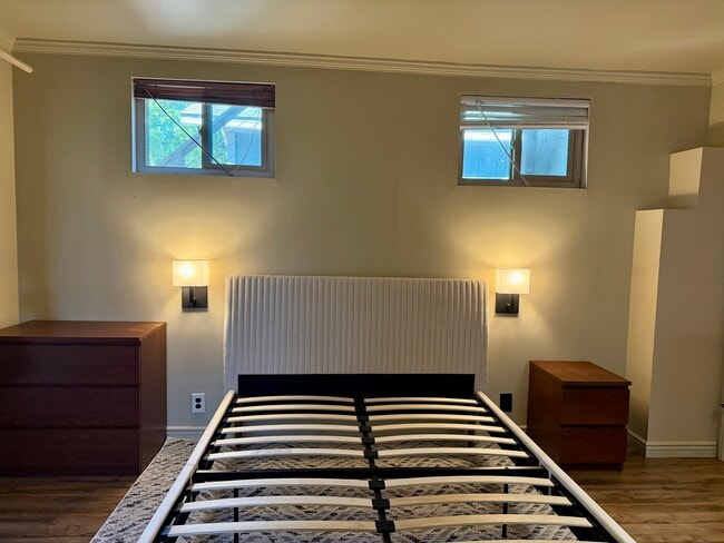 Photo - 6331 Longridge Ave Unit 6331