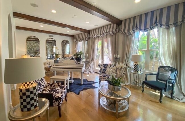 Building Photo - 26661 Paseo Callado