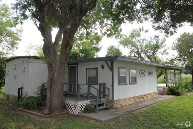 Building Photo - 2116 W 6th St Rental
