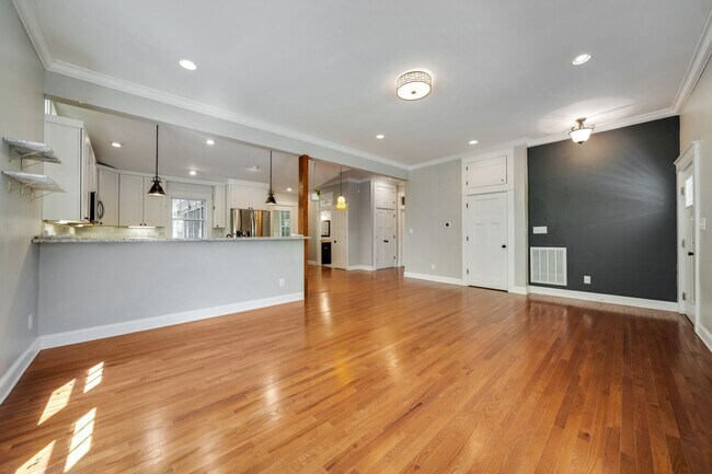 Photo - Beautiful 3Bed/2Bath home with Unique Feat...