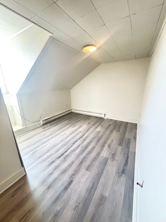 Photo - 463 Walnut St Casa Adosada