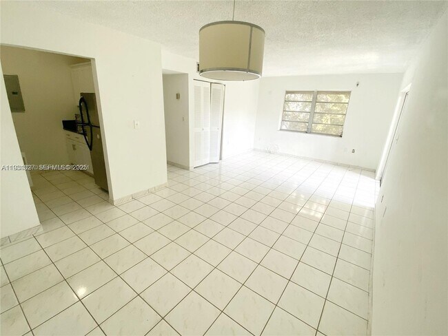 Photo - 1337 NW 1st St Unidad 8