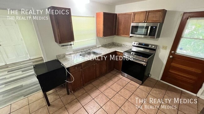 Photo - 526 S Thompson Ave