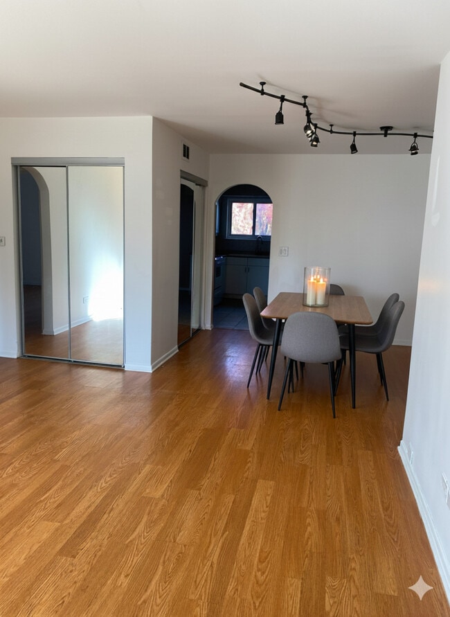 Photo - 880 S Plum Grove Rd