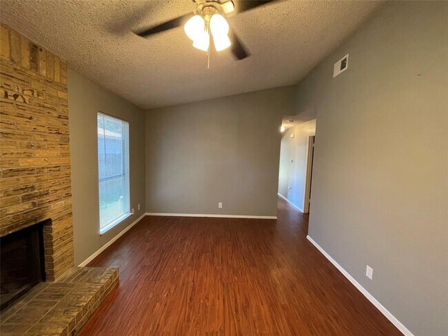 Photo - 7214 Lilac Ln