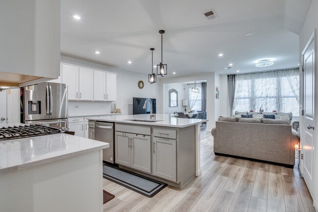 Photo - 2310 Ryegrass Ln