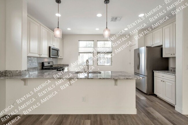 Photo - 1540 N Balboa