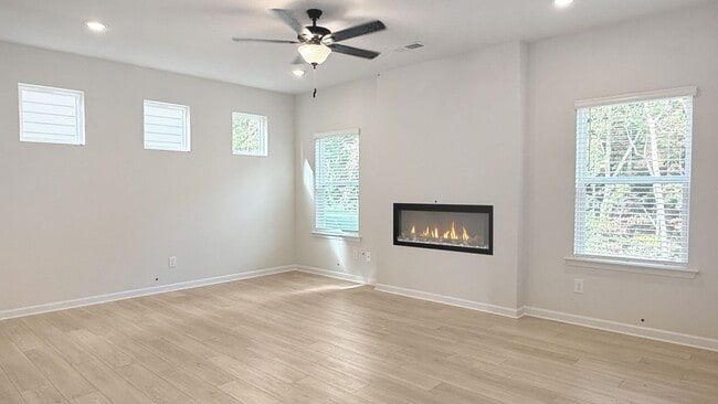 Photo - 800 Dundee Wy