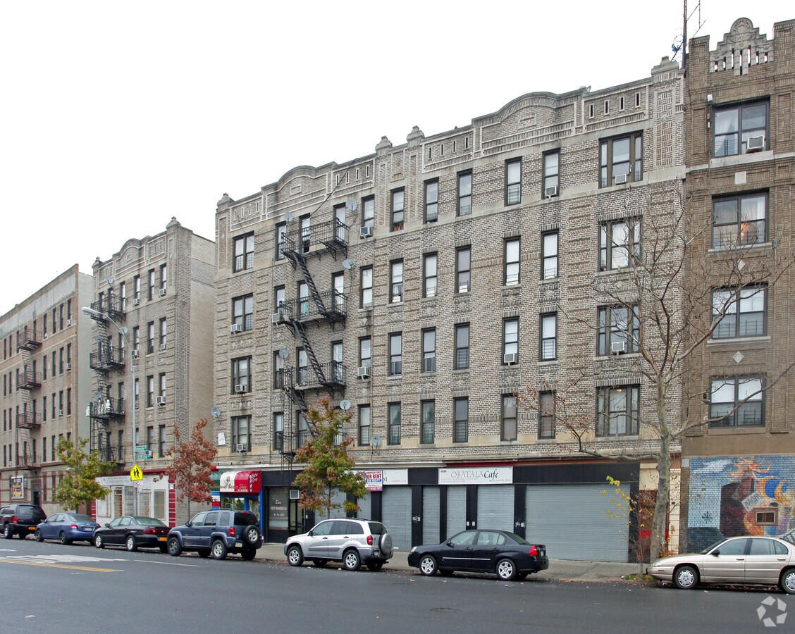 Photo - 936 Intervale Ave