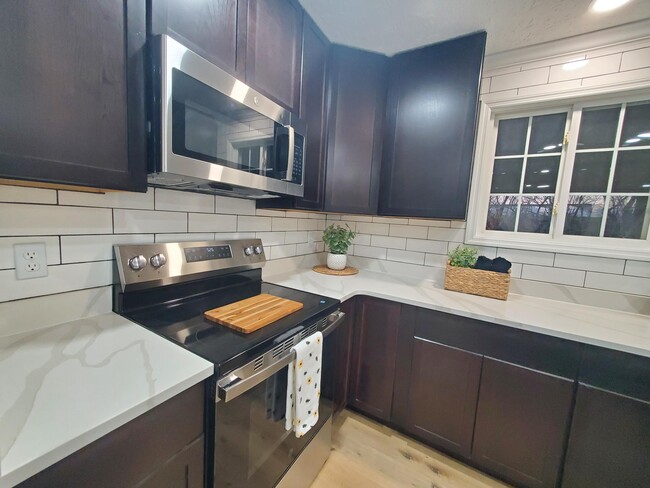 Photo - 130 Merlin Pl