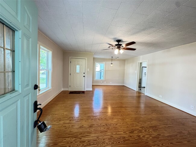 Photo - 1901 Marjorie St