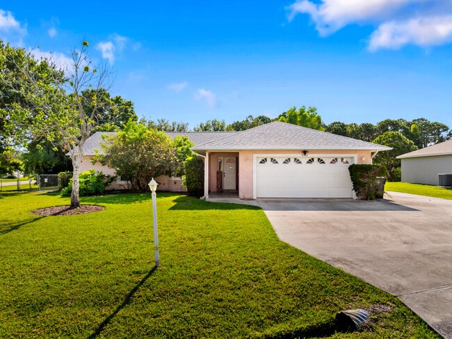 Photo - 5910 NW Bayou Ct