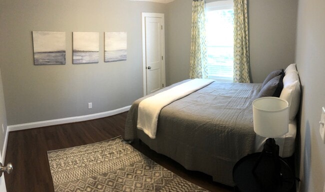 Private bedroom - 2 Sunnydale Dr