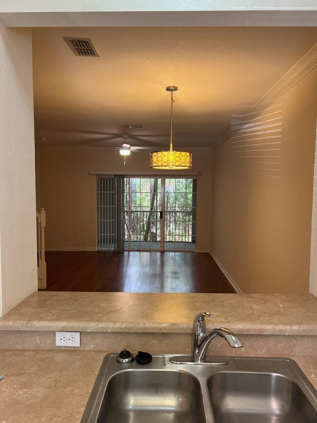 Photo - 2 bedroom 2 1/2 bath in NW Magnolia Place