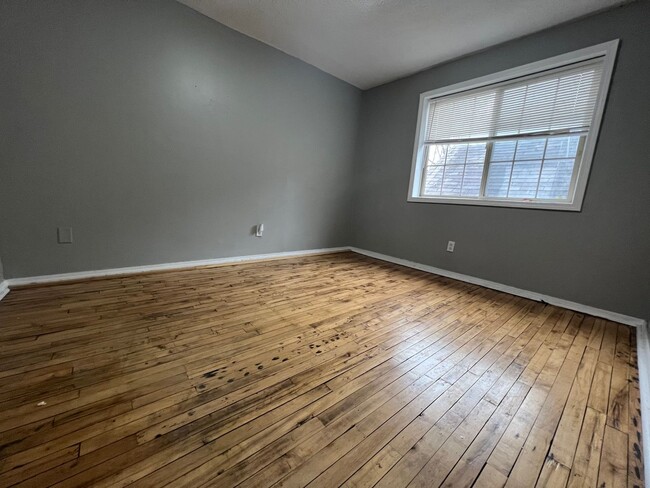 Photo - Cozy 3 Bedroom 1 Bathroom Duplex in Minneapolis!