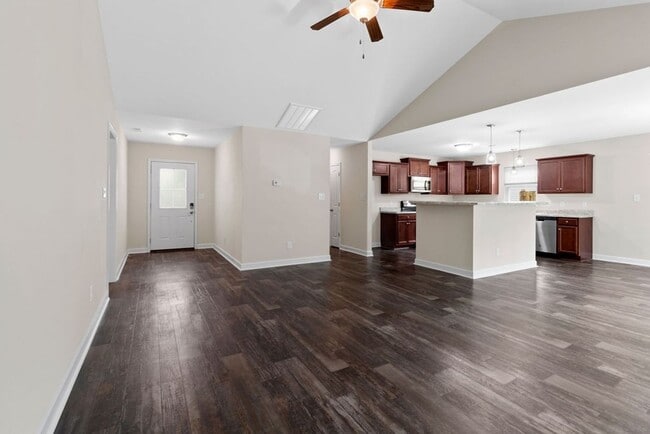 Photo - Minutes to Back Gate & Beaches!