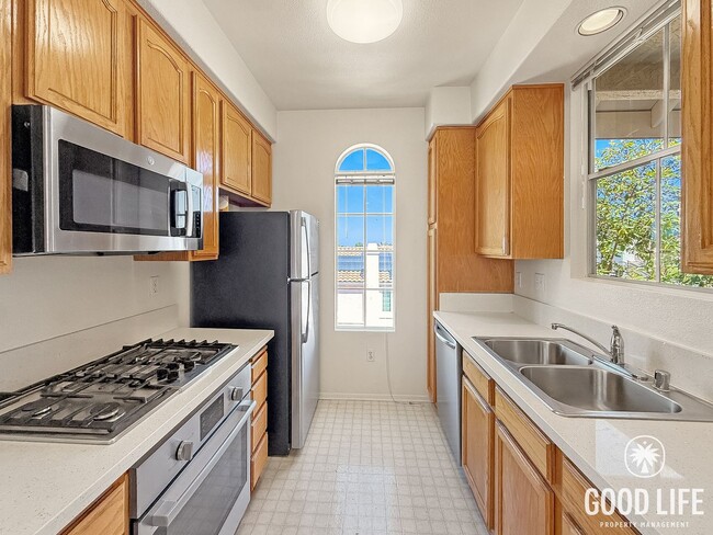 Building Photo - Great 1 BR/1 BA in the Mirabella community of Mira Mesa! Unit 54