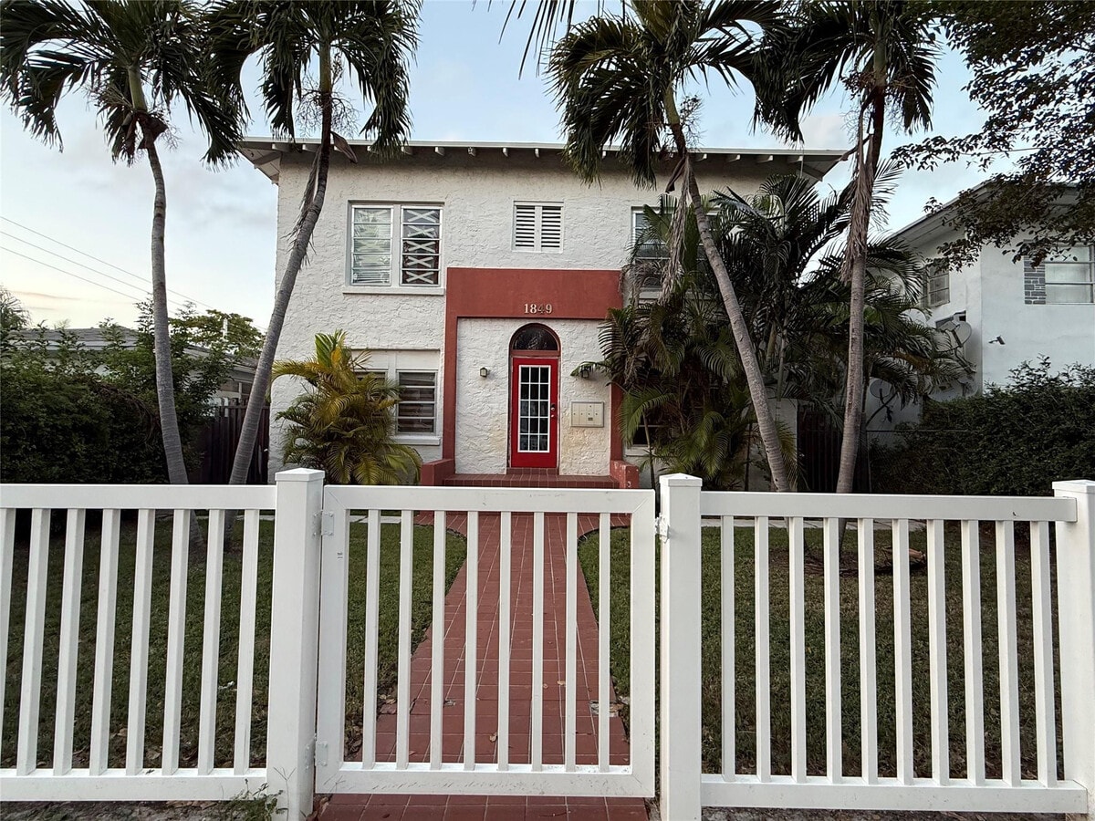 Photo - 1849 Dewey St Unidad 2